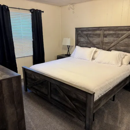 Sixty minutes to Glacier Park! Family friendly house.