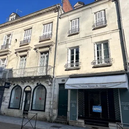Charming studio, train station nearby
