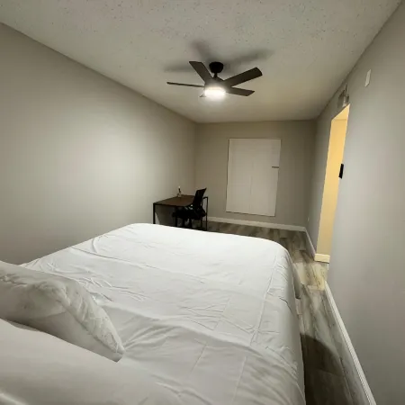 1BR Retreat • Cozy & Bright