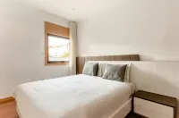 Central Porto 4BR apartment in Porto City center 2MIN METRO and WALK Aliados
