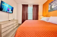 Stylish King Bed Southside Pool Gym TownCenter I95