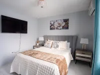 Cozy House with a Hot Tub, Solar Panels in the Stunning Beach area of Boquerón.