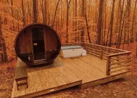2 Cabins + Treehouse 50 Acres, FirePit, Sauna, Cold Plunge, Hot Tub, Petting Zoo