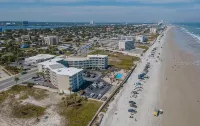 Cozy new Daytona Beach studio with pool access,sunset and ocean views. - Condos