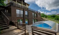 Hotel GoodAura - Pools