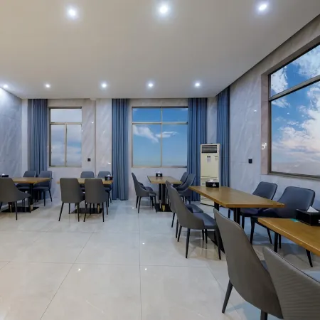 Shell Hotel (Jingjiang Taihe Wuyue Plaza Bus Station)