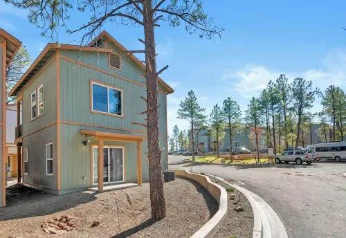 2-bedroom retreat in Flagstaff with WiFi, AC - 4-Star
