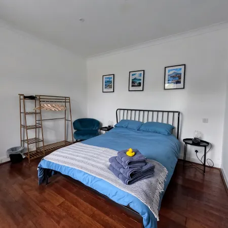 Troon town centre apartment. Great for golf, beach, coastal walks and much more.