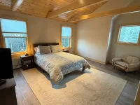 Gorgeous Mountainside Chalet in Jackson, NH Hotels in Jackson