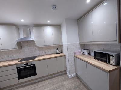 10min to University, Airport dart & train station