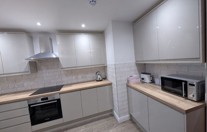 Close to town centre, university & Airport, Room 3