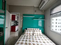 Cozy 2BR Pramuka Apt Tower Penelope Pool&Wi-Fi - New