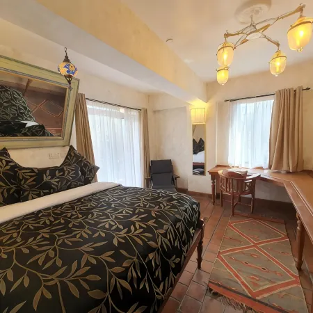 Woodmere Grand Hotel