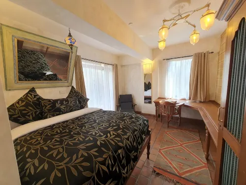 Woodmere Grand Hotel