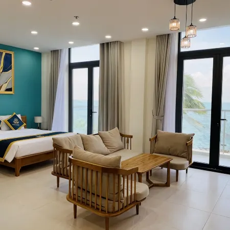 Golden Rose Hotel Con Dao Отели рядом с достопримечательностью «Пляж Датзок»