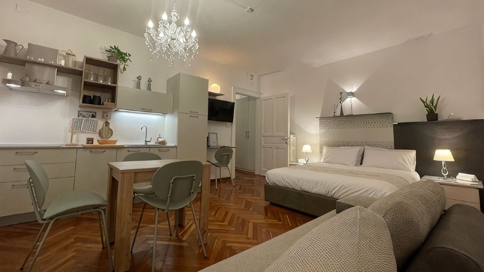 The Crystal Suite - Gorizia Central Apartment