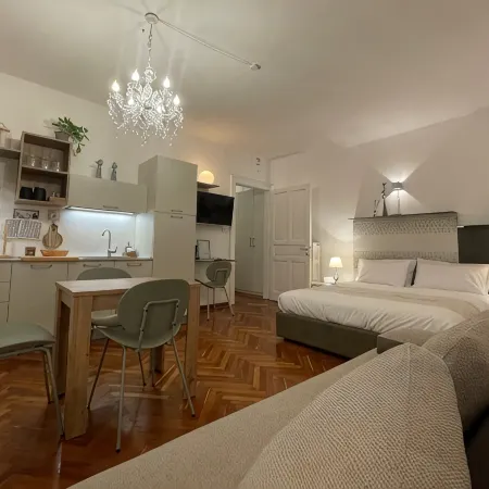The Crystal Suite - Gorizia Central Apartment