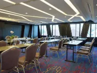 The Xtreme Suites 방카피 주변 호텔