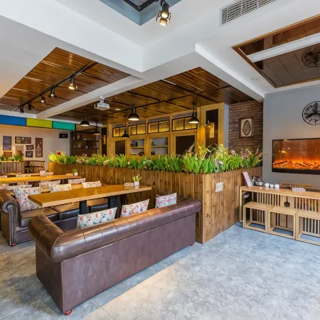 JAMES JOYCE COFFETEL Hotel (Guling Street restaurant on Mount Lu Tramway platform)