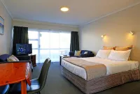289 Midway Motel - Balkoner