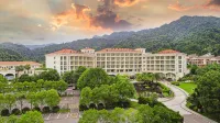 Xihai Hot Spring Holiday Hotel - parking