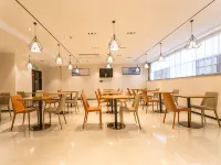 โรงแรมเผิงเฉิงฮุ่ยเยว่ - พร้อมอาหารเช้า
