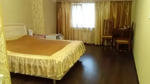 科夫羅夫烏尤飯店 - 3 星級