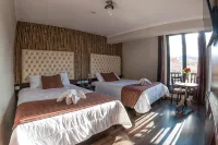 HOTEL URETA