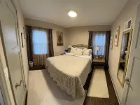 Cozy Single-family house Hotels in Glendale