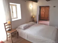 Vila Flori Peaceful House , Natural Protected Area, Near the Sea Hotel di Koper