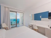 Belair Beach Hotel - Parvekkeita