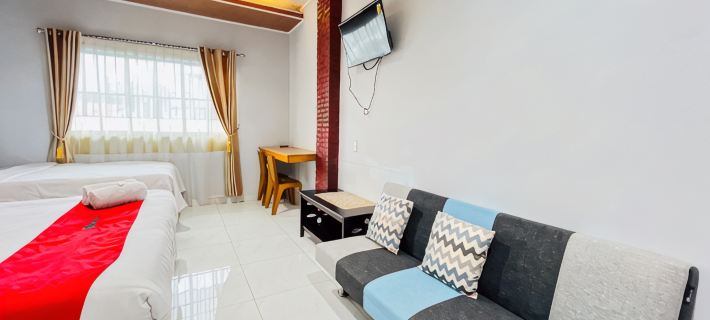 RedDoorz @ Hotel Dieng Berastagi Hotels in Karo