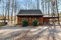 Riverside Retreat with Hot Tub, Firepit, Dog Friendly, Fireplace, Pool - Alphydda