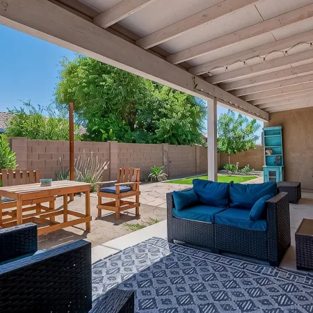 Snowbirds & Families - Large Covered Patio - Pet Friendly - Cabletv - Sleeps 6