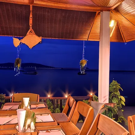 The Florist Resort Отели рядом с достопримечательностью «Пирс Менам»