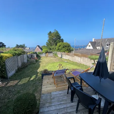 TY Louis  for 4 Persons above Loguivy Harbour and Beach