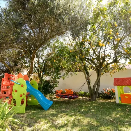 House with Private Courtyard 200 m from the Cliffs
