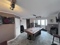 Shed 30 near Hamburg between the seas. Billiards, darts, sauna, very luxurious - Boutique