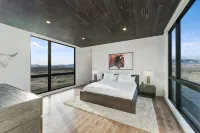 Yellowstone Valley / Hot Tub, Fireplace, Mountain View