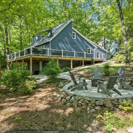 Lake Hartwell house, family friendly near Clemson.