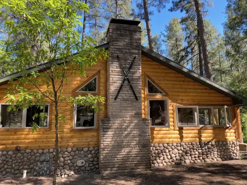 Noisy Water Cabin- 3-bdrm river front cabin Upper Canyon,Ruidoso. - ชาเลต์