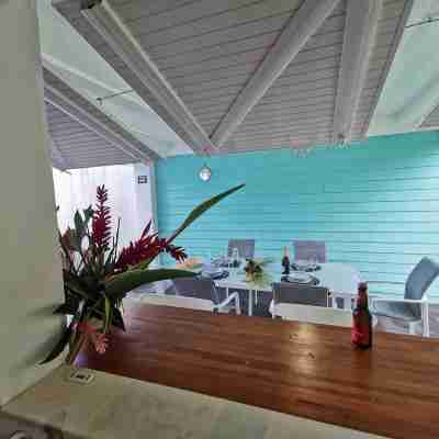 2 minutes from the beach, pool, jacuzzi and parking included in a secure residence! Dining/Meeting Rooms