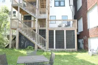 Lakefront Downtown Apartment
