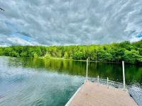 Lazy River Cabin: Private 3 Bedroom, 3 Bath Getaway on Lake Wallenpaupack