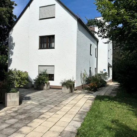 RUNWAY vacation apartment in Regensburg Westenviertel