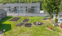 Waterfront Condo Lake of the Ozarks Surrounded by State Park Boat Slip available - 3성급