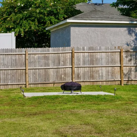 Charming one-level retreat near Philly with private yard, kid/pet friendly