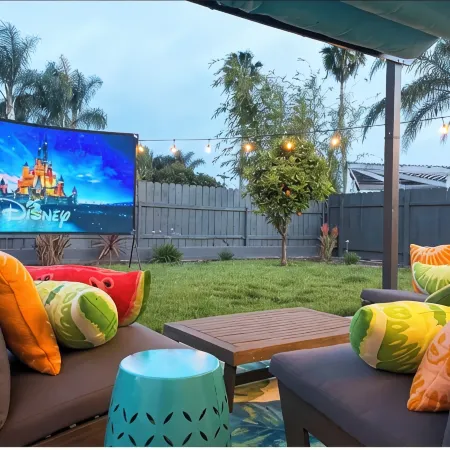Moonlight Cinema - 15min to Beach