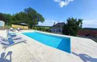 Villa du Cerf Thibault - ที่มีสระว่ายน้ำ
