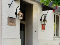Hotel Douglas Hotels in Puteaux